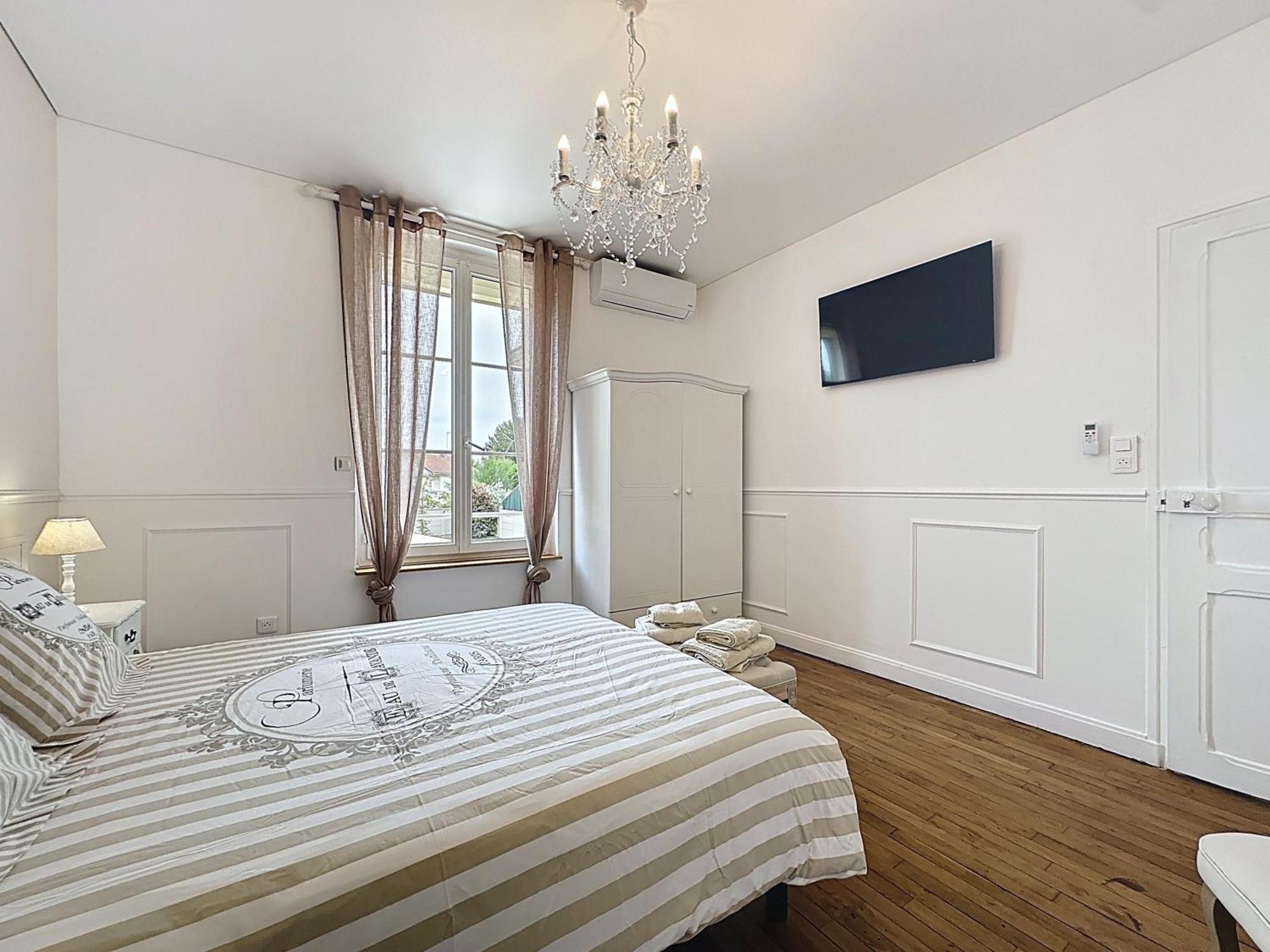 Charmante Maison 2 Chambres Avec Cour Et Jardin Sainte-Savine Екстериор снимка
