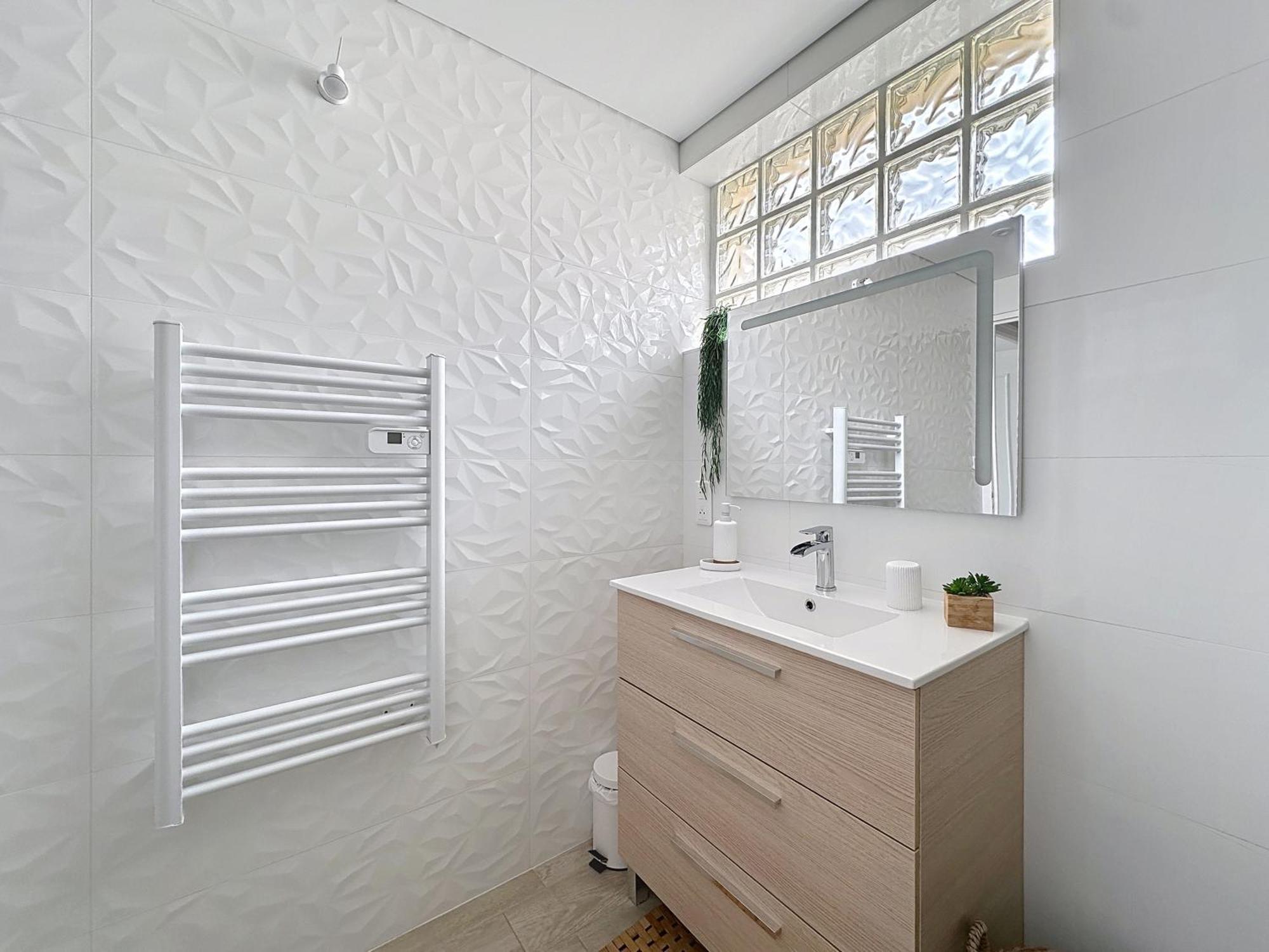 Charmante Maison 2 Chambres Avec Cour Et Jardin Sainte-Savine Екстериор снимка